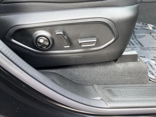 Photo of 2025 Diamond Black Jeep Grand Cherokee L