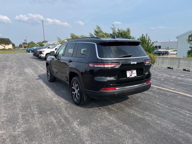 Photo of 2025 Diamond Black Jeep Grand Cherokee L