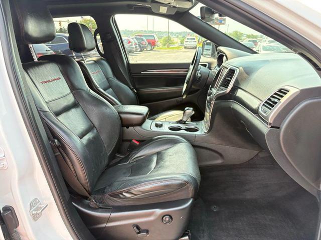 Photo of 2018 Bright White Clearcoat Jeep Grand Cherokee
