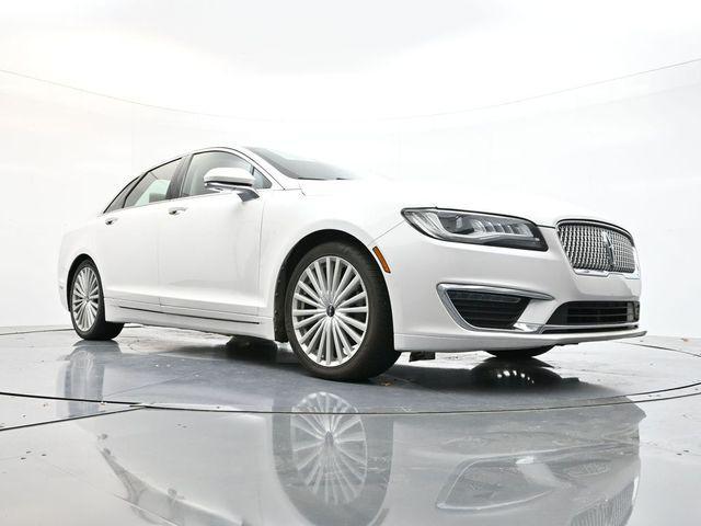 Photo of 2017 White Platinum Clearcoat Metallic Lincoln MKZ Hybrid
