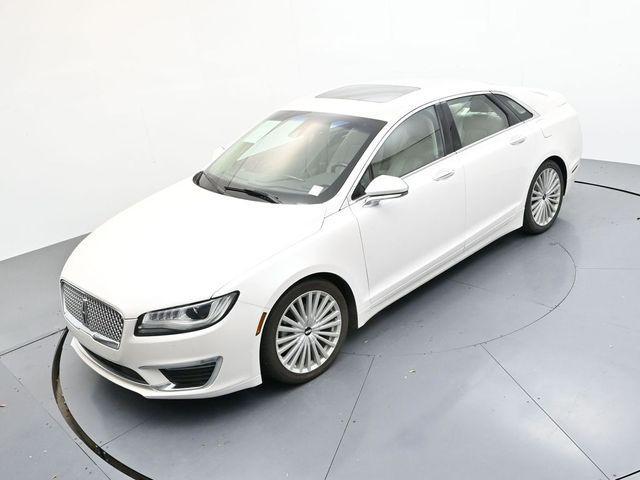 Photo of 2017 White Platinum Clearcoat Metallic Lincoln MKZ Hybrid