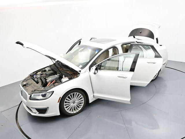 Photo of 2017 White Platinum Clearcoat Metallic Lincoln MKZ Hybrid