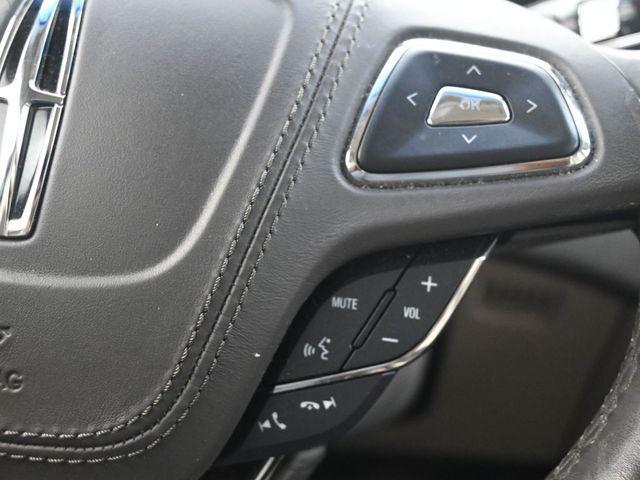 Photo of 2017 White Platinum Clearcoat Metallic Lincoln MKZ Hybrid