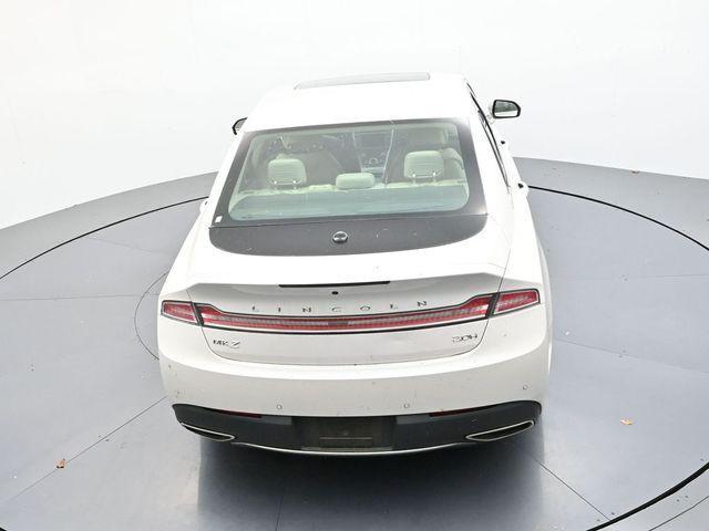 Photo of 2017 White Platinum Clearcoat Metallic Lincoln MKZ Hybrid