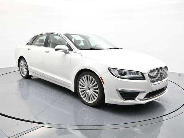 Photo of 2017 White Platinum Clearcoat Metallic Lincoln MKZ Hybrid