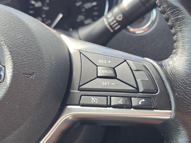 Photo of 2018 Brilliant Silver Nissan Rogue