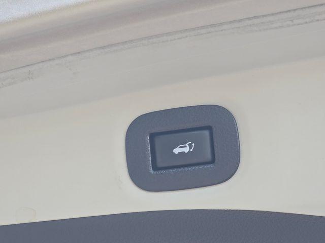 Photo of 2018 Brilliant Silver Nissan Rogue
