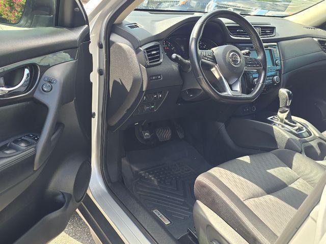 Photo of 2018 Brilliant Silver Nissan Rogue