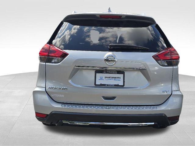 Photo of 2018 Brilliant Silver Nissan Rogue
