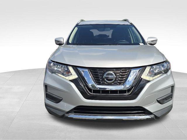 Photo of 2018 Brilliant Silver Nissan Rogue