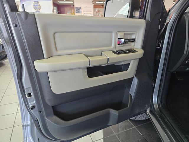 Photo of 2012 Mineral Gray Metallic Clearcoat RAM 1500