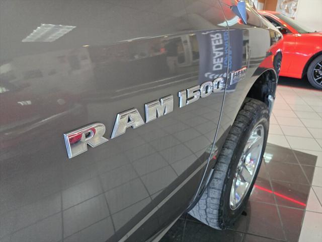 Photo of 2012 Mineral Gray Metallic Clearcoat RAM 1500