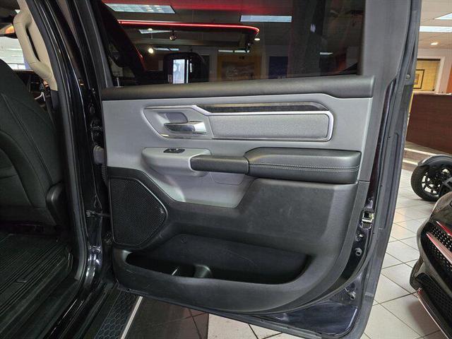 Photo of 2019 Diamond Black Crystal Pearlcoat RAM 1500