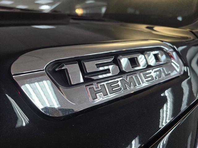 Photo of 2019 Diamond Black Crystal Pearlcoat RAM 1500
