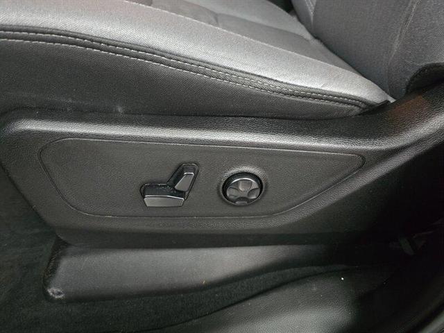Photo of 2019 Diamond Black Crystal Pearlcoat RAM 1500