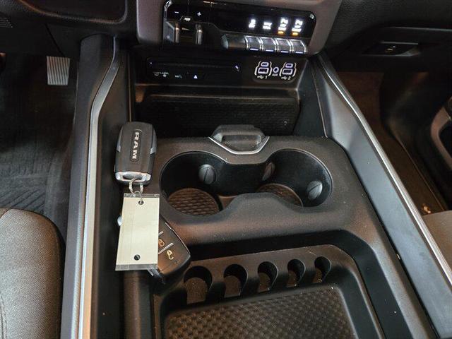 Photo of 2019 Diamond Black Crystal Pearlcoat RAM 1500