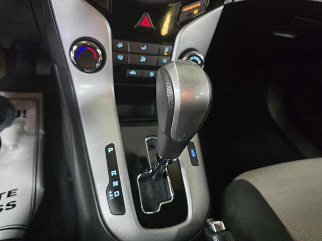 Photo of 2011 Silver Ice Metallic Chevrolet Cruze