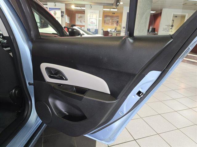 Photo of 2011 Silver Ice Metallic Chevrolet Cruze