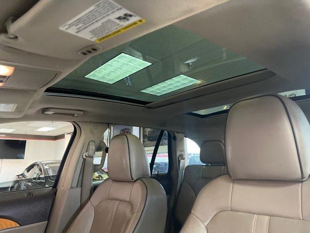 Photo of 2011 Gold Leaf Metallic Lincoln MKX
