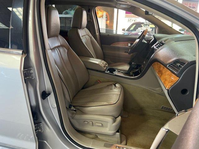 Photo of 2011 Gold Leaf Metallic Lincoln MKX
