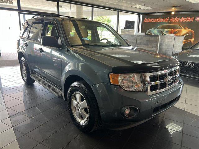 Photo of 2012 Steel Blue Metallic Ford Escape