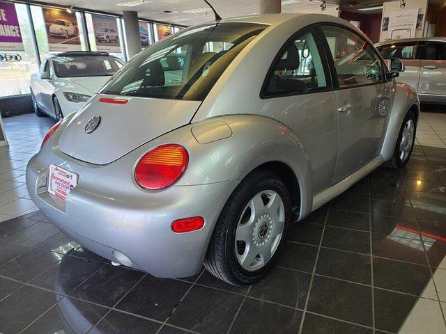 Photo of 2000 Silver Metallic Volkswagen New Beetle