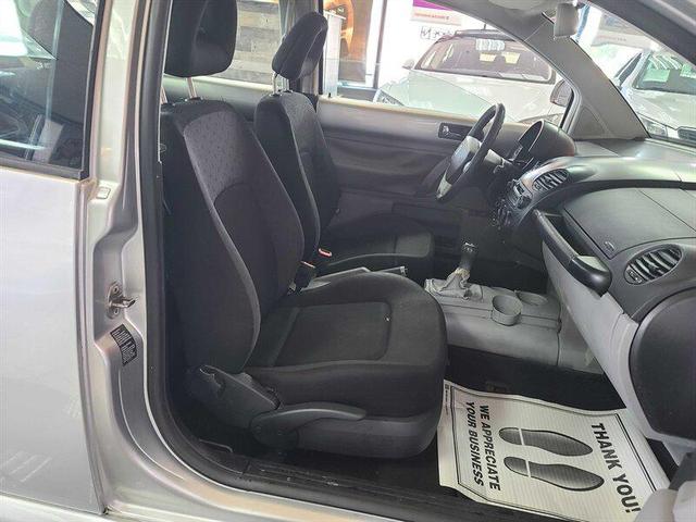 Photo of 2000 Silver Metallic Volkswagen New Beetle