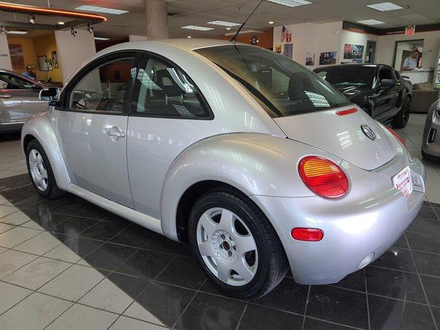 Photo of 2000 Silver Metallic Volkswagen New Beetle