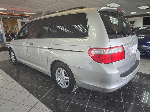 Photo of 2005 Silver Pearl Metallic Honda Odyssey