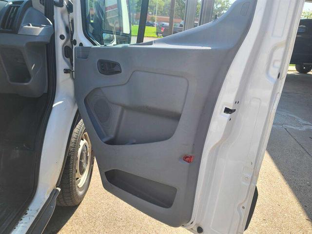 Photo of 2017 Oxford White Ford Transit-250