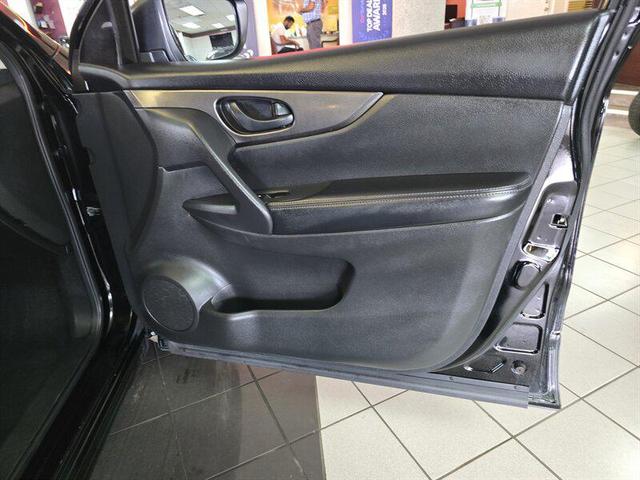 Photo of 2019 Magnetic Black Pearl Nissan Rogue Sport