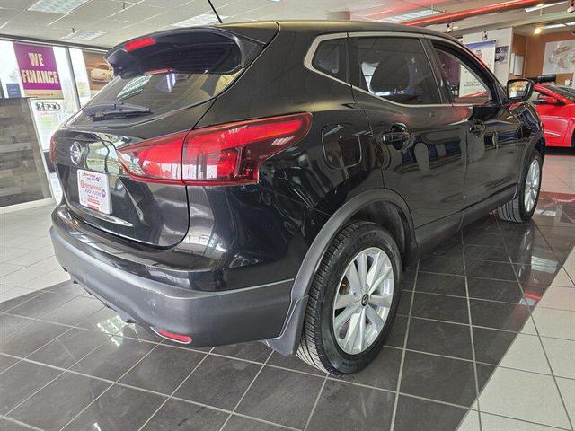 Photo of 2019 Magnetic Black Pearl Nissan Rogue Sport