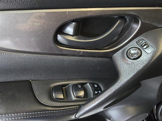 Photo of 2019 Magnetic Black Pearl Nissan Rogue Sport