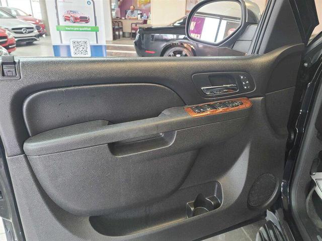 Photo of 2012 Black Chevrolet Suburban