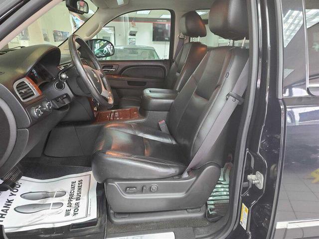Photo of 2012 Black Chevrolet Suburban