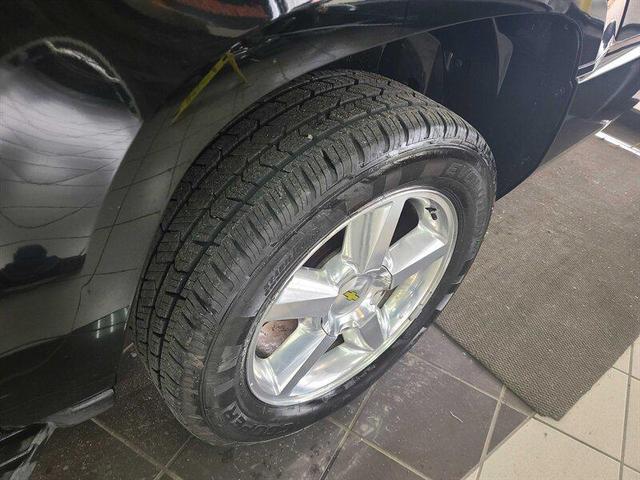 Photo of 2012 Black Chevrolet Suburban
