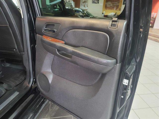 Photo of 2012 Black Chevrolet Suburban