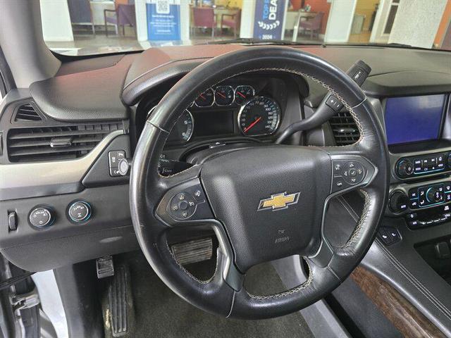 Photo of 2018 Iridescent Pearl Tricoat Chevrolet Suburban