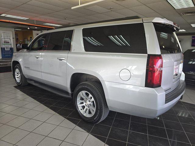 Photo of 2018 Iridescent Pearl Tricoat Chevrolet Suburban