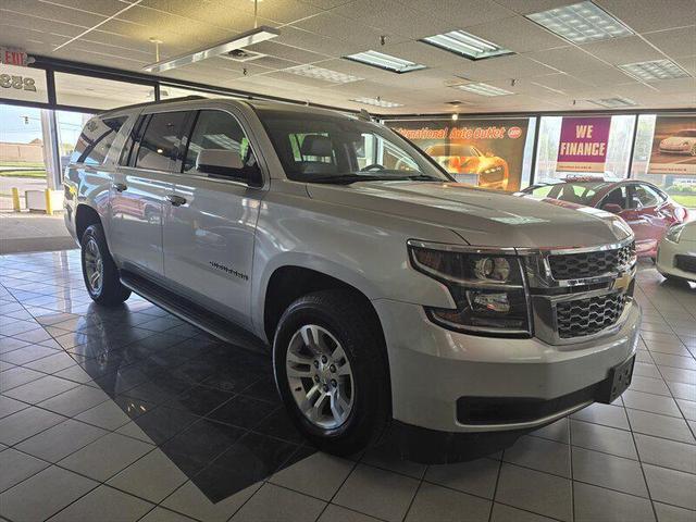 Photo of 2018 Iridescent Pearl Tricoat Chevrolet Suburban