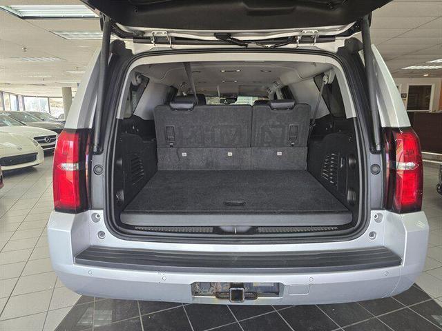 Photo of 2018 Iridescent Pearl Tricoat Chevrolet Suburban