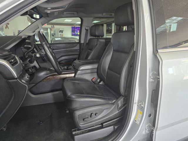Photo of 2018 Iridescent Pearl Tricoat Chevrolet Suburban