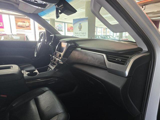 Photo of 2018 Iridescent Pearl Tricoat Chevrolet Suburban