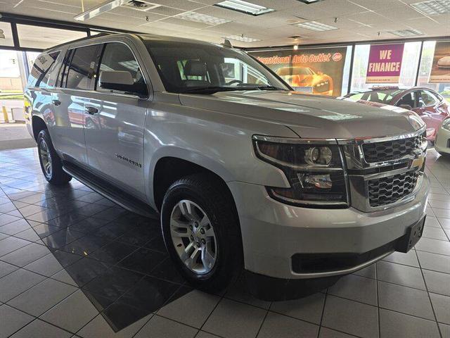 Photo of 2018 Iridescent Pearl Tricoat Chevrolet Suburban