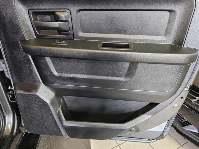 Photo of 2018 Granite Crystal Metallic Clear Coat RAM 1500