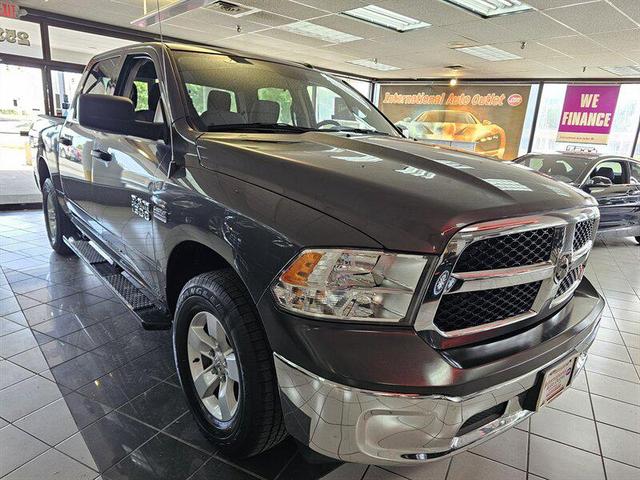 Photo of 2018 Granite Crystal Metallic Clear Coat RAM 1500