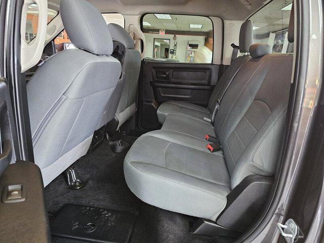 Photo of 2018 Granite Crystal Metallic Clear Coat RAM 1500