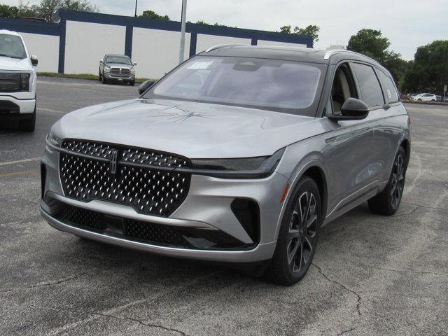 Photo of 2025 Silver Radiance Metallic Clearcoat Lincoln Nautilus