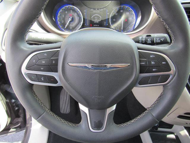 Photo of 2023 Granite Crystal Metallic Clearcoat Chrysler Voyager