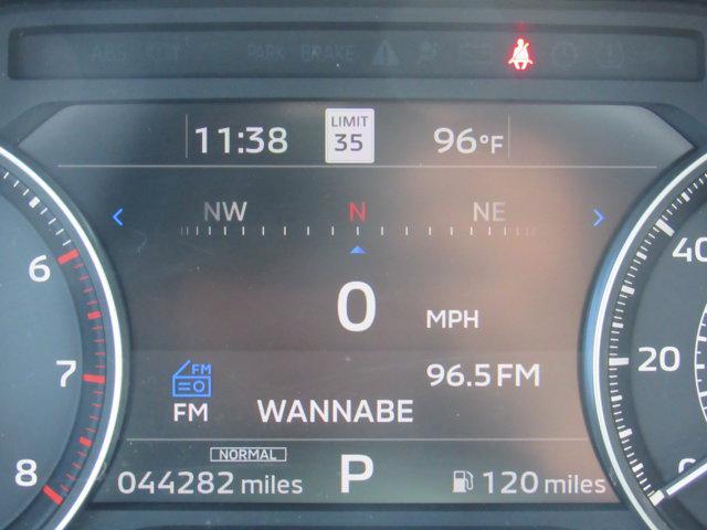 Photo of 2022 White Diamond Mitsubishi Outlander